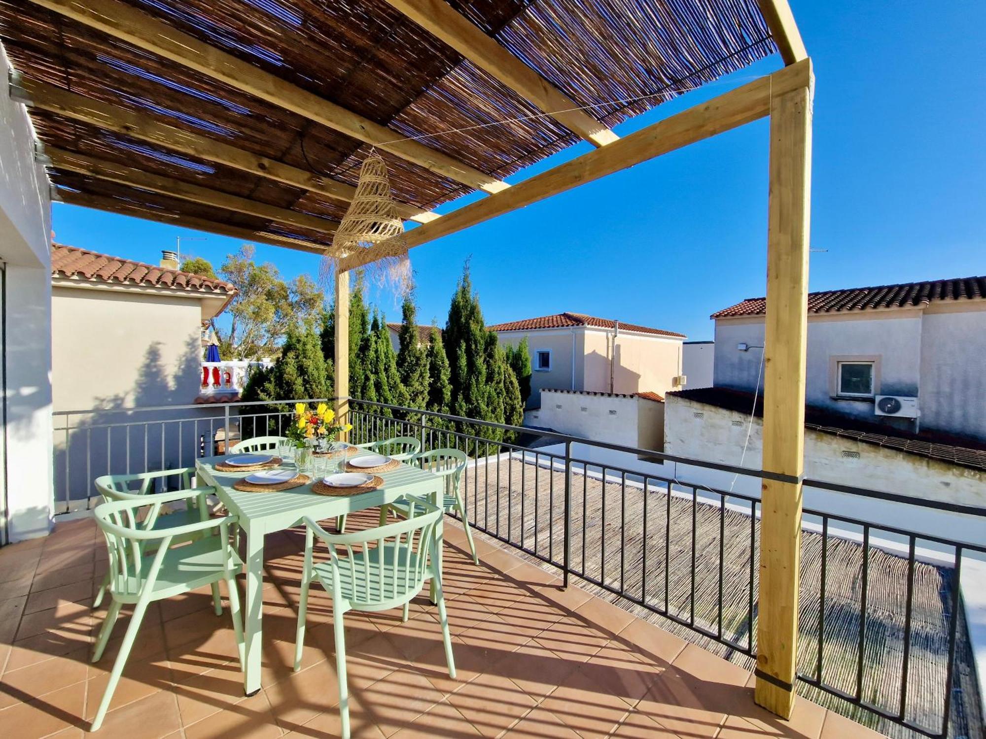Gorgot P1 I Apartamento Con Terraza Y Piscina Comunitaria Cerca De La Playa Емпуриабрава Екстериор снимка